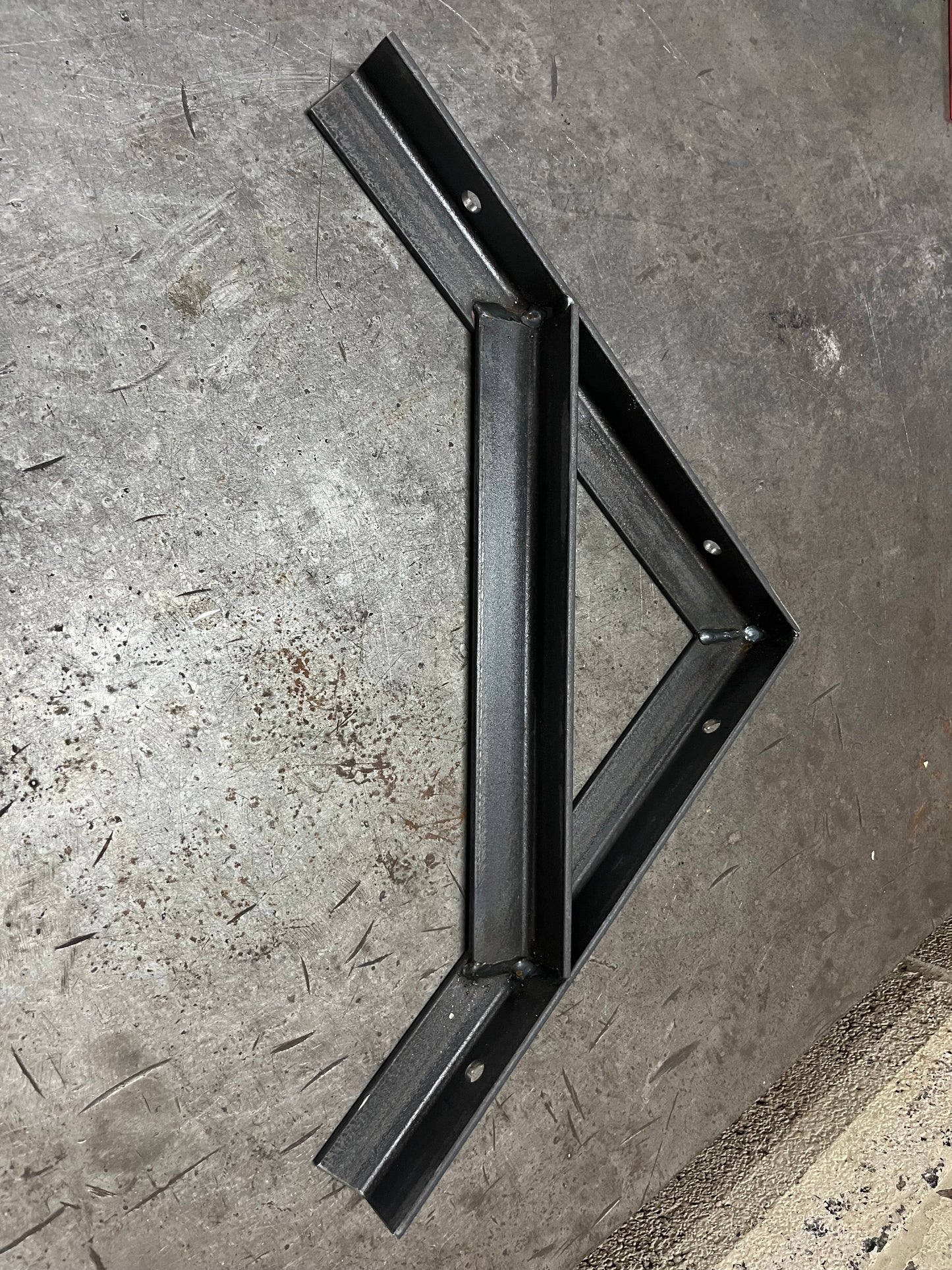 Heavy Duty Shelf Brackets 250KG Per Bracket Angle Iron